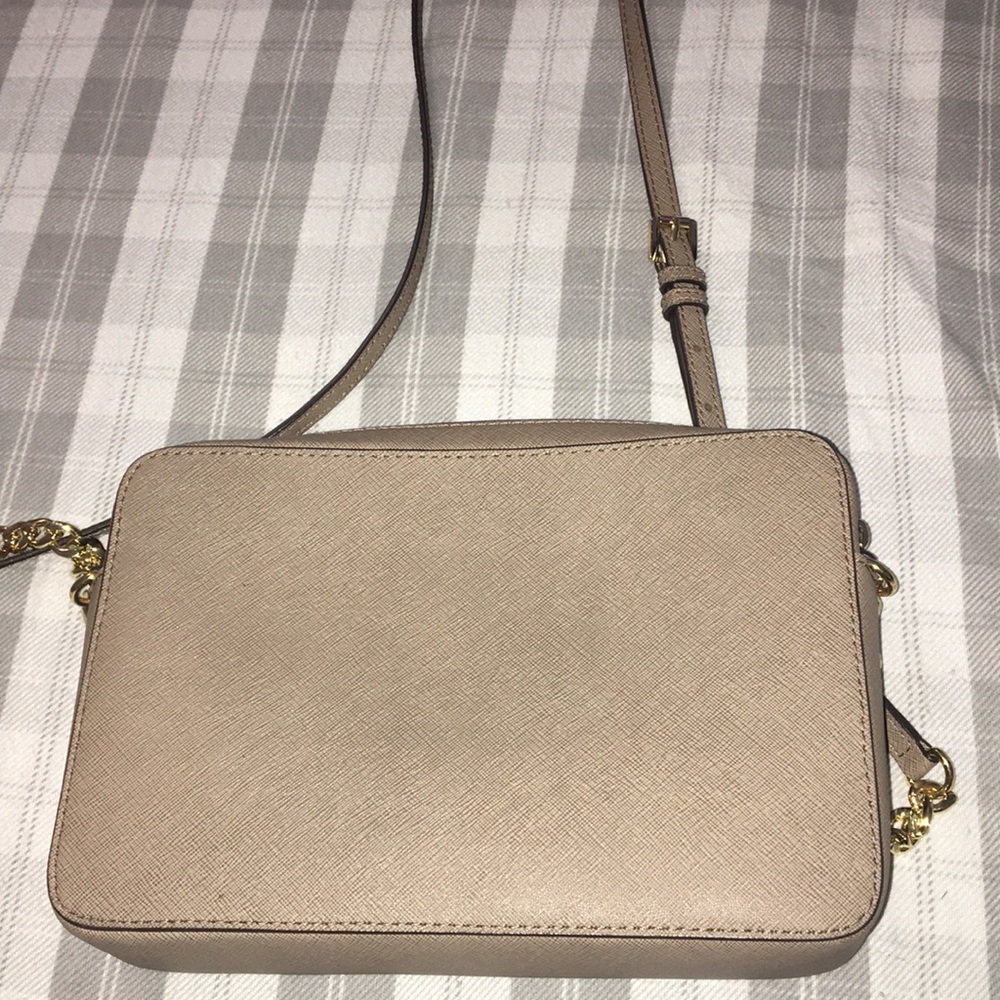Michael Kors crossbody purse - Picture 3 of 6